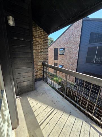 Building Photo - 7525 Holly Hill Dr