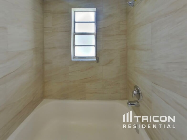 Building Photo - 5311 Starhill Pl