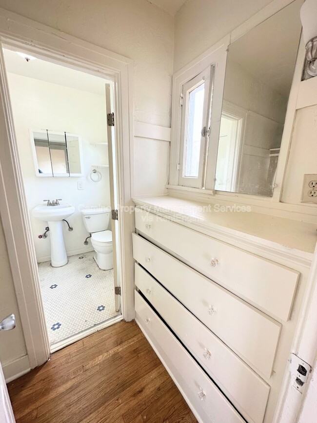 Building Photo - 2270 W 28th St