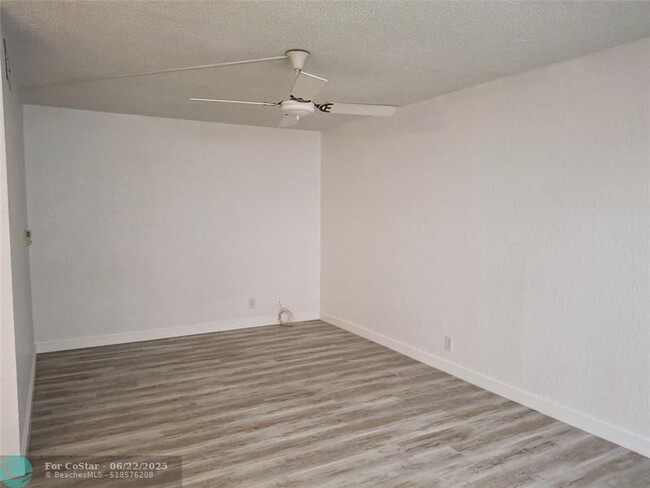 Building Photo - 4128 NW 88th Ave
