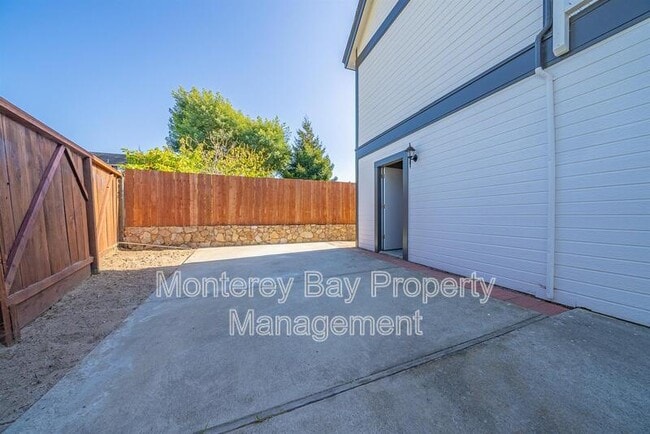 Building Photo - 415 Palo Verde Ave