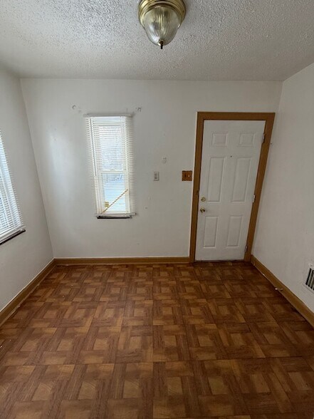 Building Photo - 10311 Britain St