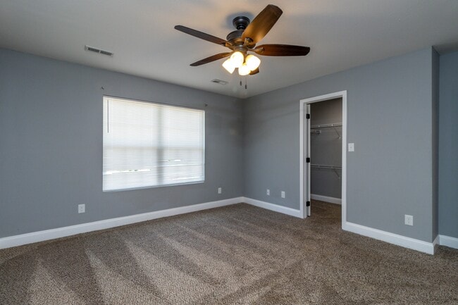 Building Photo - 920 Warrior Hill Dr