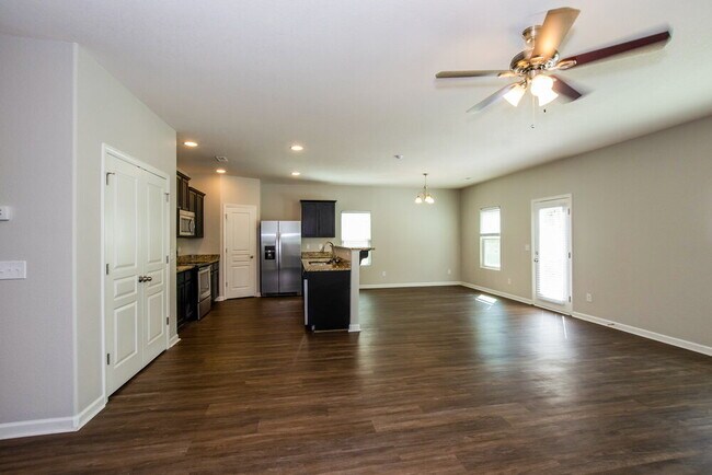 Building Photo - 4621 Montelena Dr