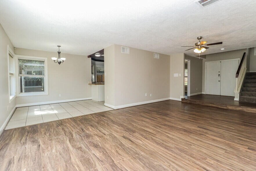Building Photo - 7811 Goldengrove Dr