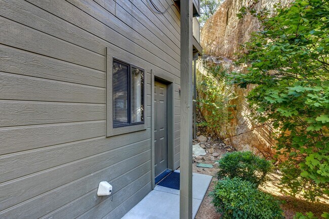 Building Photo - Boulder Park Townhome for Rent