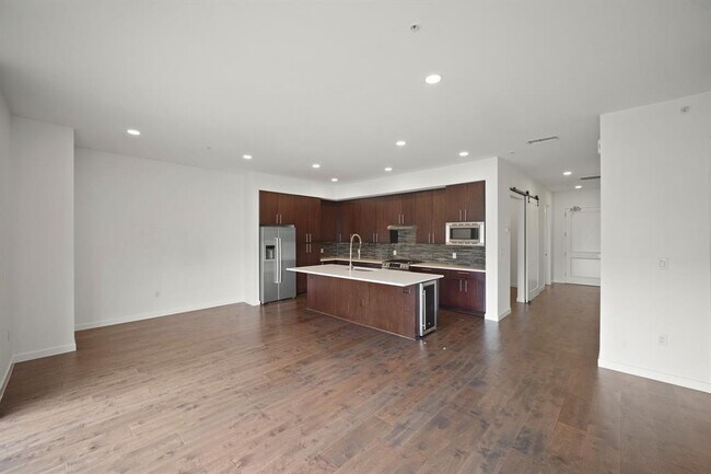 Building Photo - 4820 Caroline St