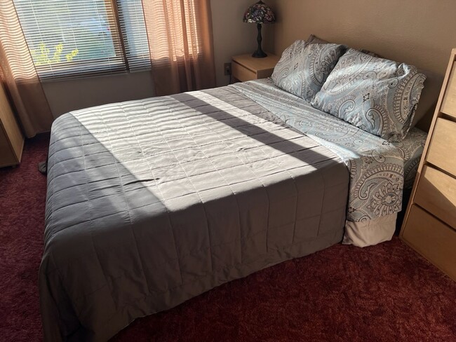 Building Photo - Fully Furnished 2 Bedroom Condo w/ All Uti...