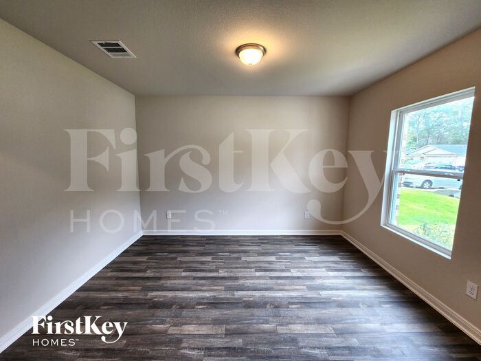 Building Photo - 10083 Cerritos dr