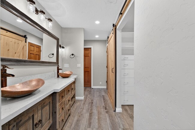 Building Photo - 420 Colusa Pl