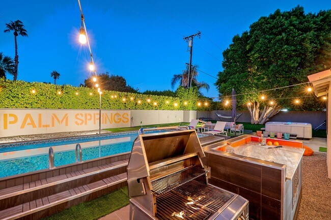 Building Photo - 2222 E Via Escuela