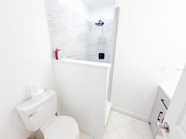 Building Photo - 10246 Turkey Lake Rd