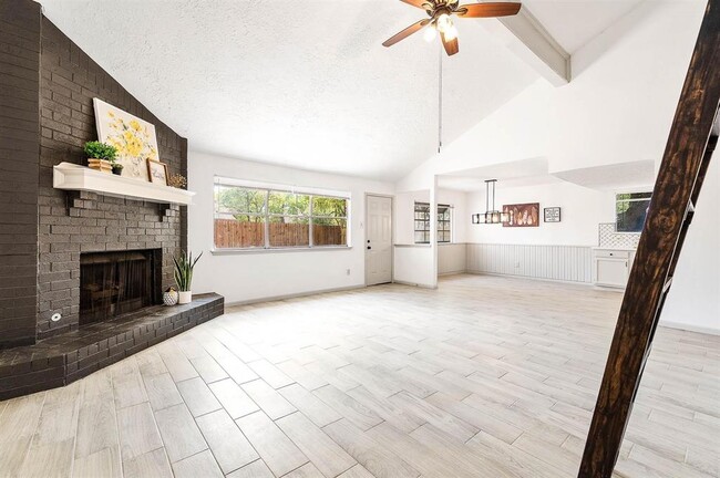Building Photo - 11602 Inga Ln