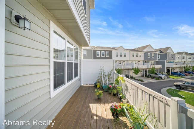 Building Photo - 3 br, 2.5 bath House - 4164 Beckenham Blvd