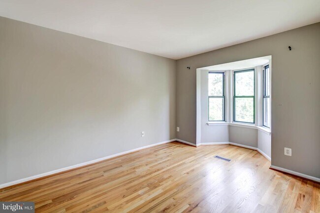 Building Photo - 1325 13th St NW