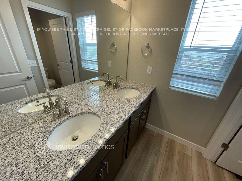 Building Photo - 13543 Arriba Dr