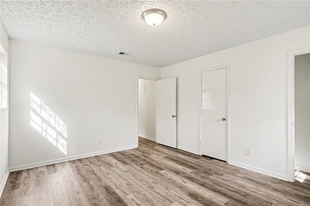 Building Photo - 165 Plum Orchard Rd