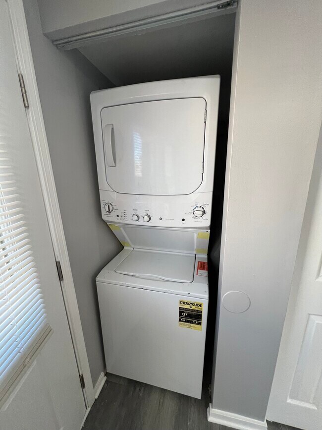 Full sized washer and dryer - 1109 Davis St