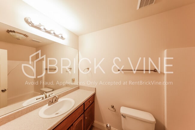 Building Photo - 5460 Virginia Way