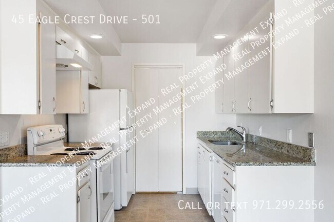 Building Photo - 45 Eagle Crest Dr