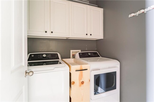 Building Photo - 2680 Colgan Ct SE