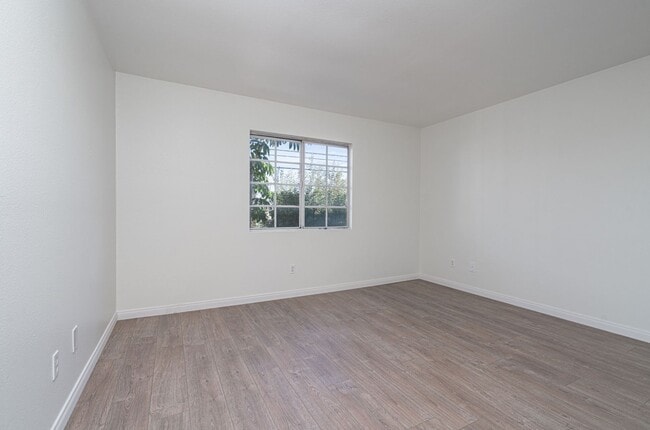 Building Photo - Costa Mesa Townhome | 2BR, 2.5BA | Minutes...