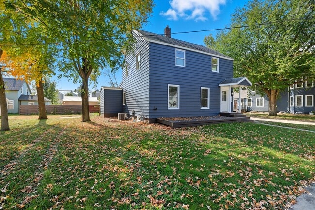 Building Photo - 259 Cossairt Ave