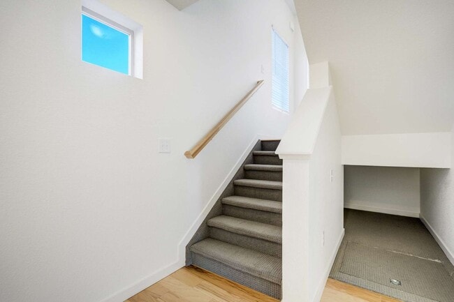 Building Photo - New Interior Paint! Shorter Lease Terms Av...