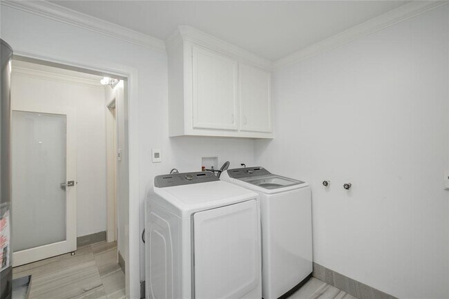 Building Photo - 5754 Wigton Dr