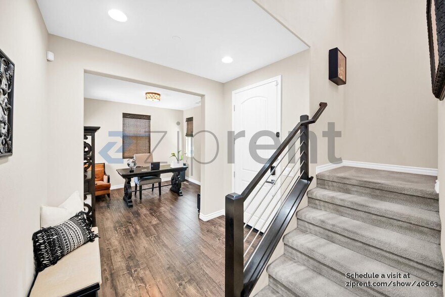Building Photo - 2820 Palma Cir
