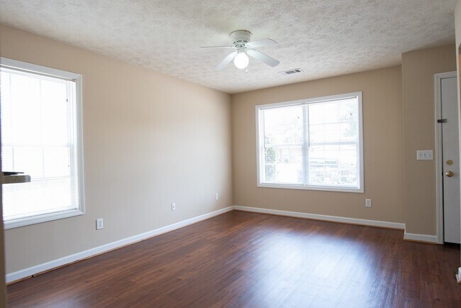 Building Photo - Taleeda 479-481