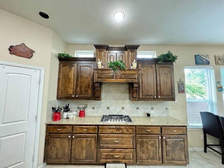 Building Photo - 14075 Doonan Xing