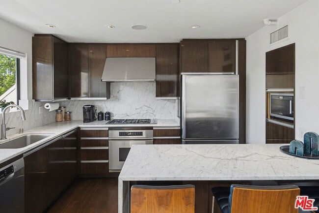 Building Photo - 720 Huntley Dr