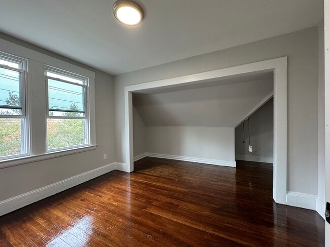 Building Photo - 47-49 Mead St