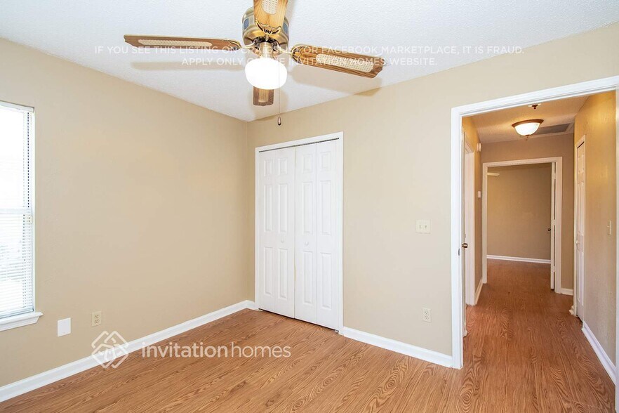 Building Photo - 8258 Lakemont Dr