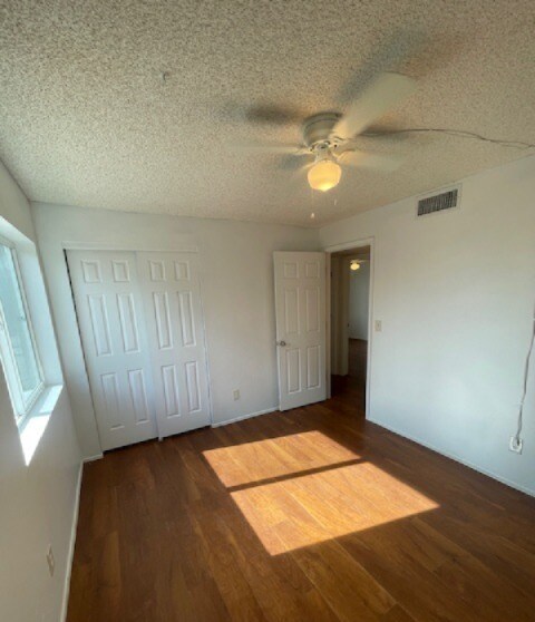 Building Photo - 8001 N El Tovar Pl