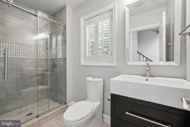 Building Photo - 9913 Rosewood Hill Cir
