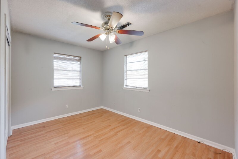 Building Photo - 1208 Gadd Rd
