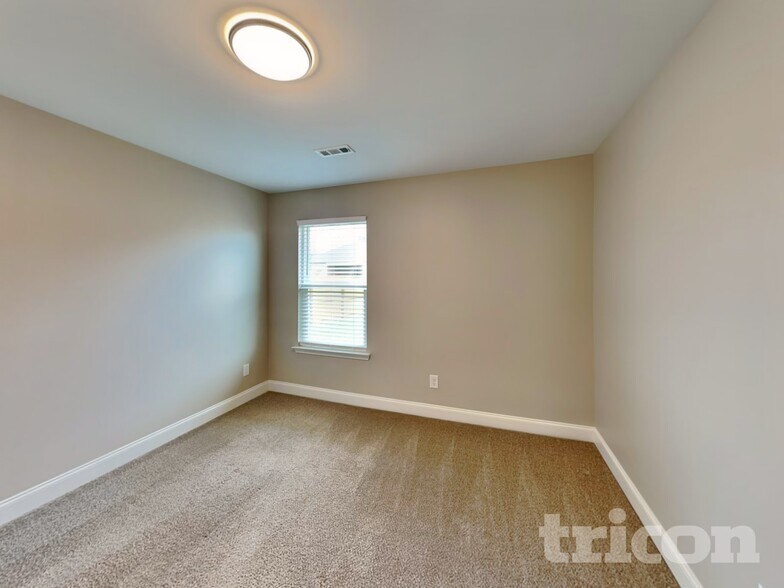 Building Photo - 1021 Laurelwood Dr