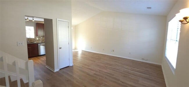 Building Photo - 330 Knoll Ridge Ct