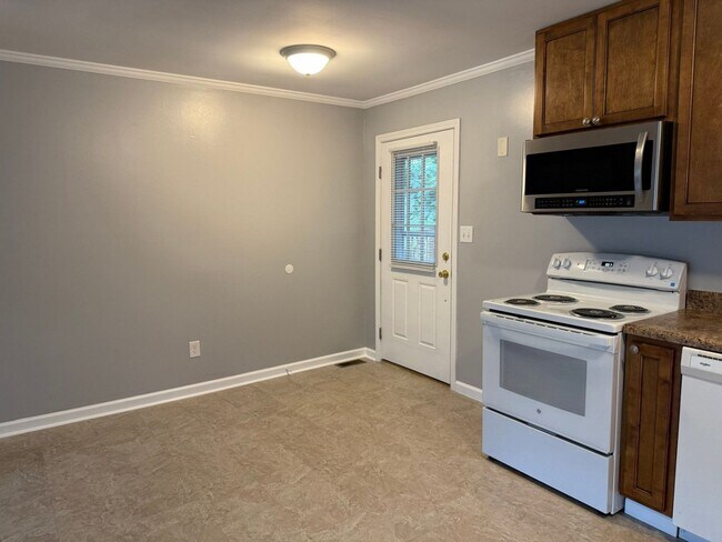 Building Photo - Beautiful 3 Bedroom House in West Knoxville