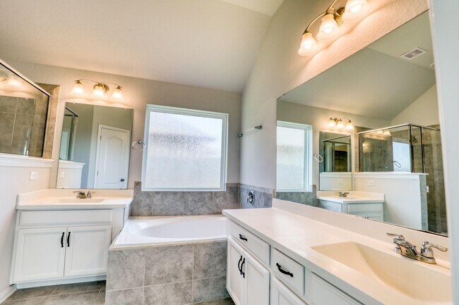 Building Photo - 6647 Northchester Dr