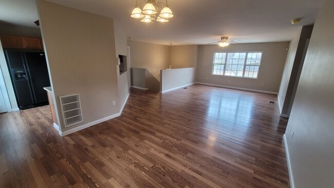 Building Photo - Spacious Home In Garner