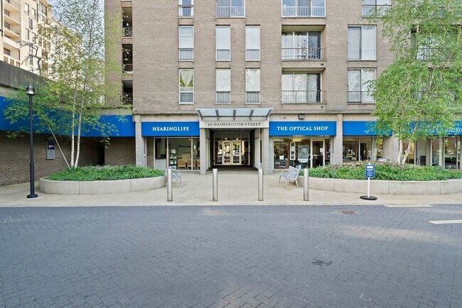 Building Photo - 44 Washington St