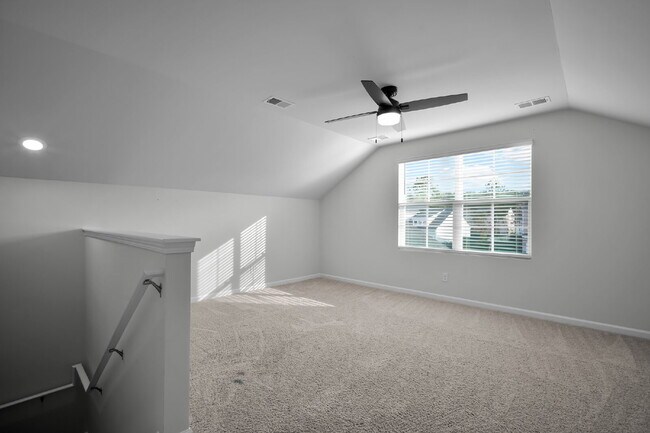 Building Photo - Beautiful home located in The Commons subdivision