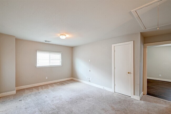 Building Photo - 7603 Chalk Hill