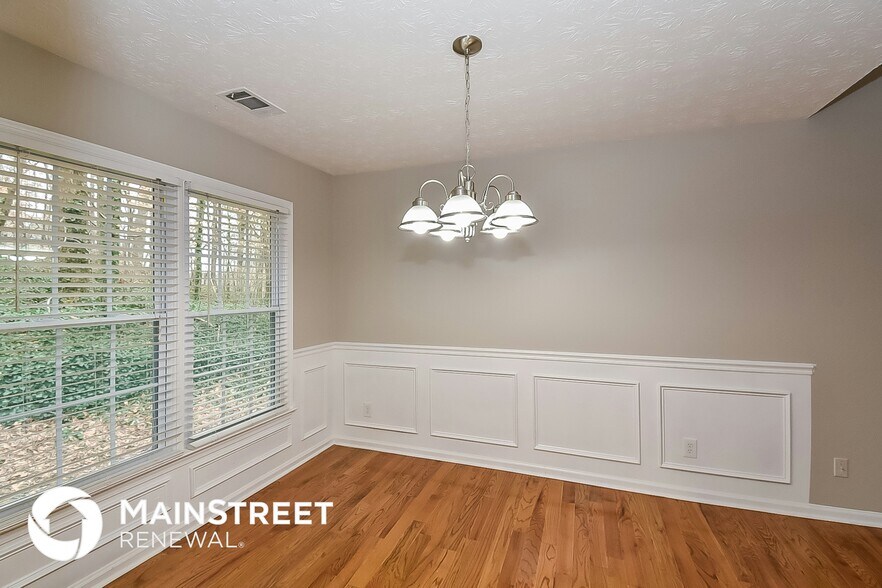 Building Photo - 2628 Meadow Lark Dr