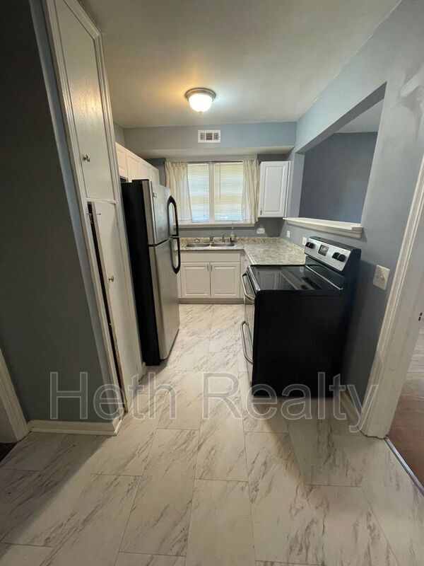 Building Photo - 2966 Remington St