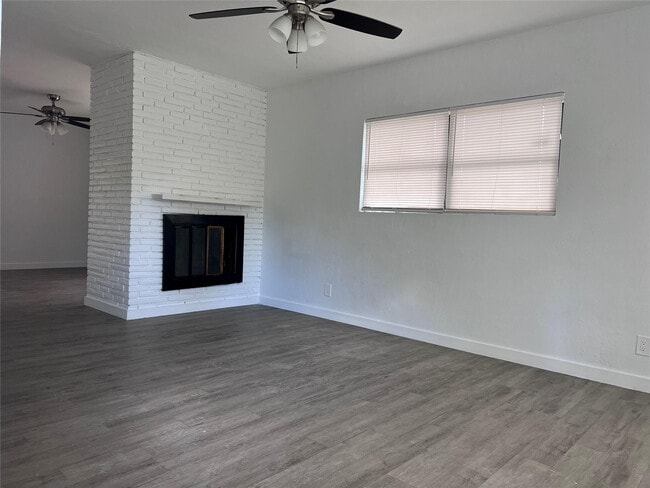 Building Photo - 1433 NW 7th Ave