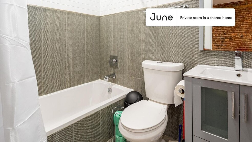 Building Photo - Room in Shared 4 bed/2 bath home in Bushwick